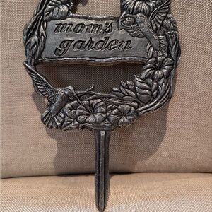 Vintage Pewter “Mom's Garden”Decorative Plaque - silver color